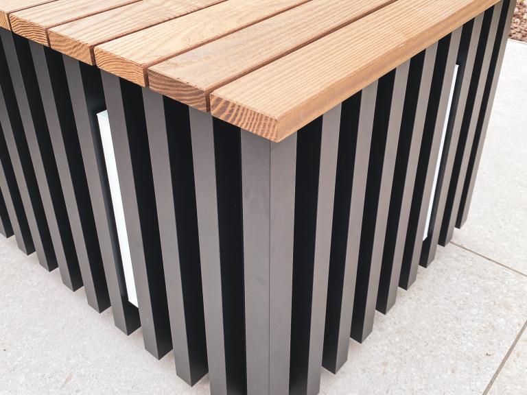 Renson Modulo tuinelementen zijn hip en strak. Met deze modellen geeft u uw tuin een extra boost. Van zitbank tot tuinbank. Ook de mogelijkheid om led verlichting te integreren. Deze moderne woning is nu pas echt afgewerkt.