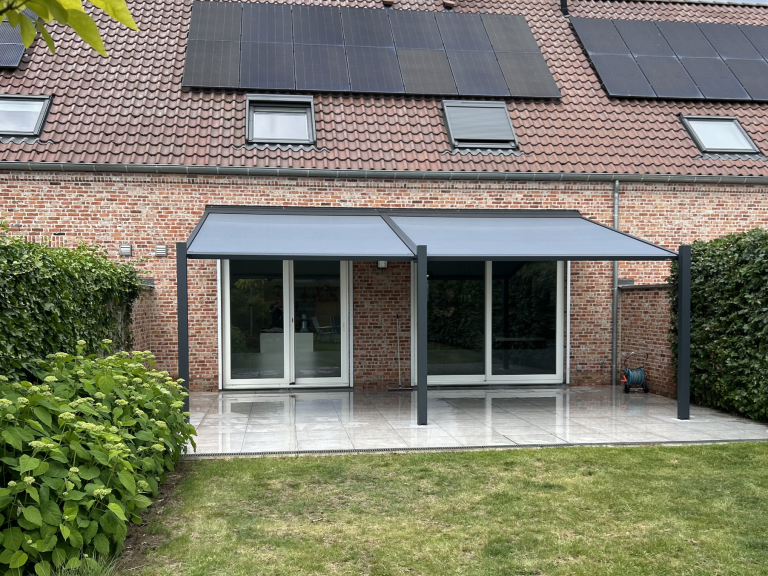 Renson Lapure geplaatst aan deze woning te Waregem door Demaeght bv. Vraag hier uw offerte voor een terrasoverkapping aan. De Renson outdoor Lapure doekdak. Premium ambassador voor West-Vlaanderen. Oostrozebeke Oudenaarde Deinze Kortrijk Roeselare Kluisbergen Ronse 